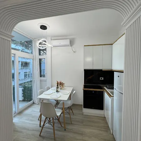 Jonisapartaments Appartamento Durrës